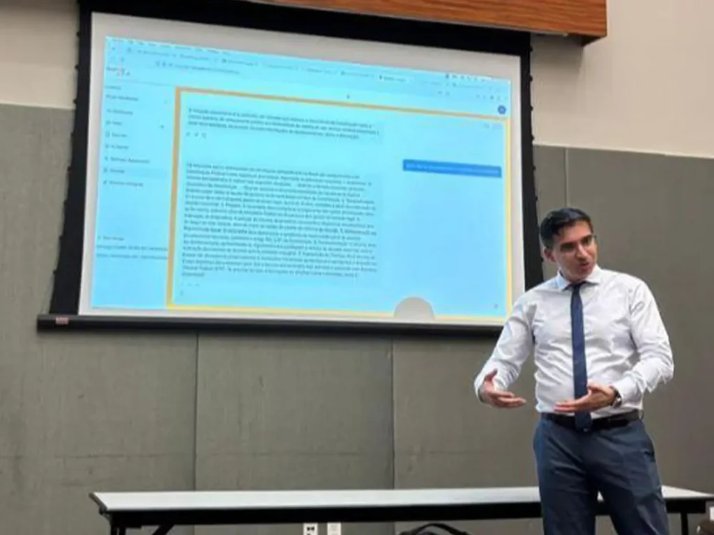 Fernando Palamone apresenta o Mango Doc na Universidade de San Jose USA