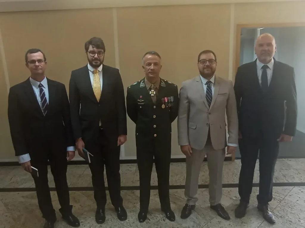 Danilo Trazzi, Gustavo Palamone, General de Brigada Maurício Vieira Gama, Ricardo Simões e Alone Menegolo