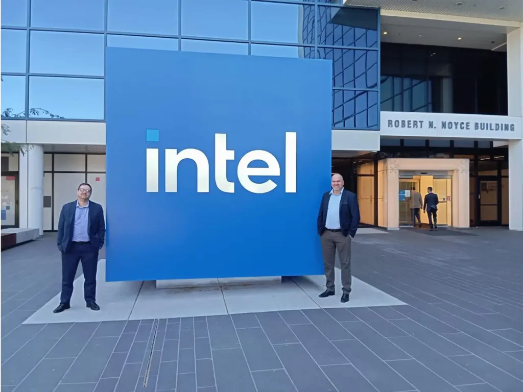 Ricardo Simões - Alone Menegolo