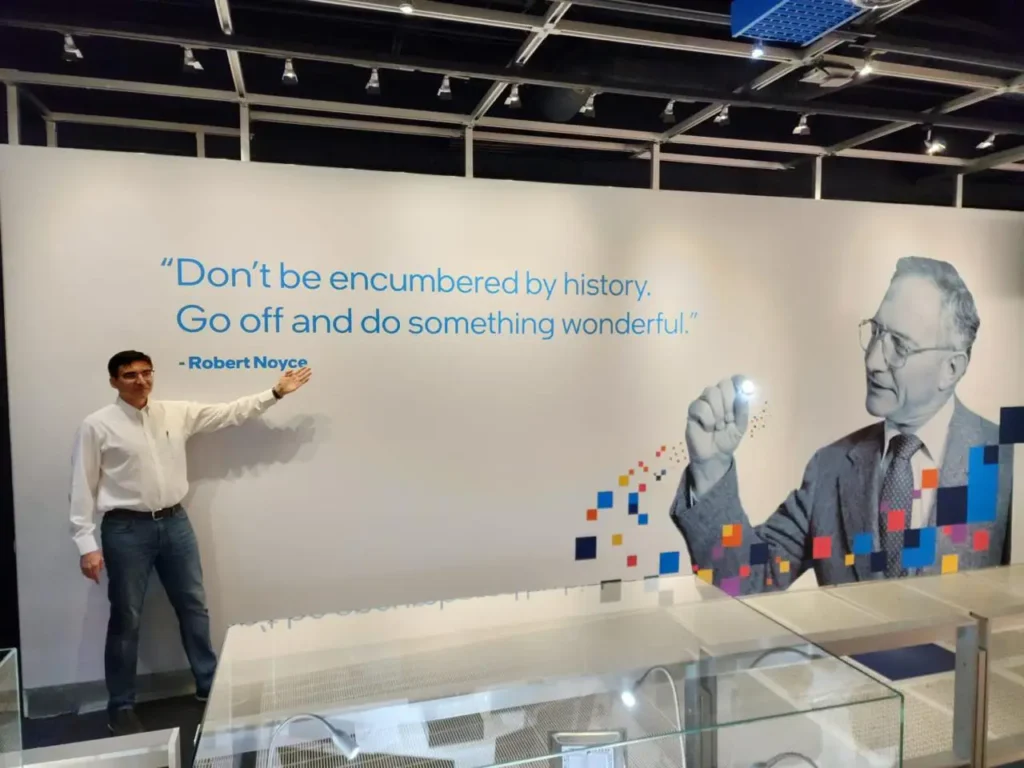 Fernando palamone visita na sede da Intel