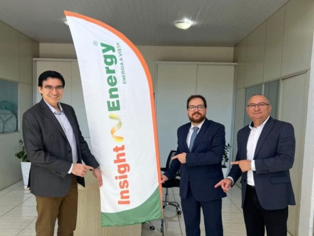 Fernando Palamone, Ricardo Simões e o diretor executivo da Insight Energy Sr. Sergio Aparecido Fagundes